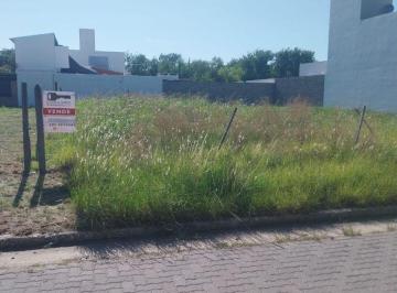 Terreno , Córdoba · Lote en Muy Buena Ubicacion a Cuadras de Av Fuerza Aerea y Lagunilla. 180 m²