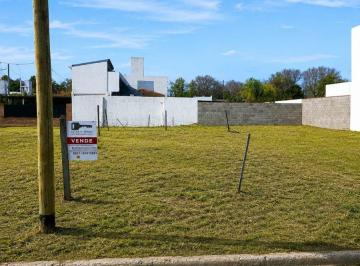 Terreno , Córdoba · Lote en Muy Buena Ubicacion a Cuadras de Av Fuerza Aerea y Lagunilla. 180 m²