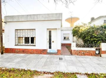 Casa · 70m² · Casa en El Centro de Funes