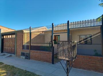 LEO-LEO-25_2 · Casa en Neuquen