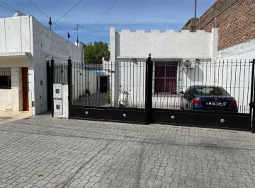 PH de 3 ambientes, Avellaneda · PH 3 Ambientes con Patio y Terraza, en Excelente Ubicación, a Minutos de Capital Federal