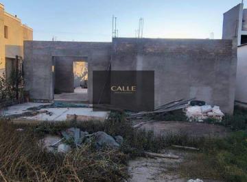 Casa de 3 ambientes, Maipú · Casa en Venta C/ Cochera en Coquimbito