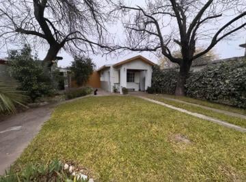 Casa · 45m² · 1 Ambiente · 1 Cochera · Alquiler Monoambiente Zona Urbana Roldan