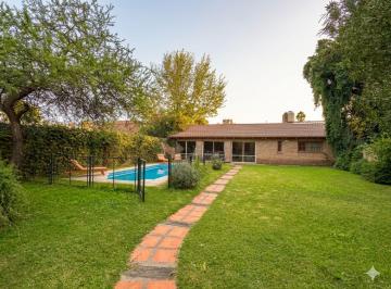 Casa · 251m² · 7 Ambientes · 1 Cochera · Venta Casa 3 Dorm. Arguello Córdoba Capital