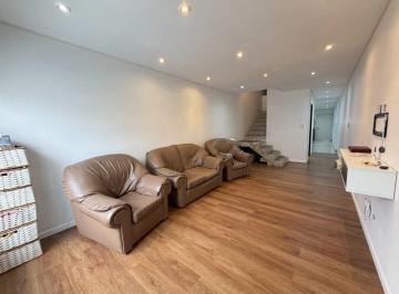 Casa · 132m² · 4 Ambientes · 1 Cochera · Triplex Venta San Justo 4 Ambientes con Terraza