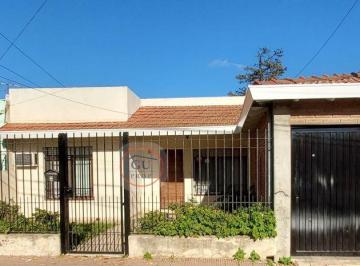 Casa de 3 ambientes, General San Martín · Venta Casa 4 Amb C/cochera