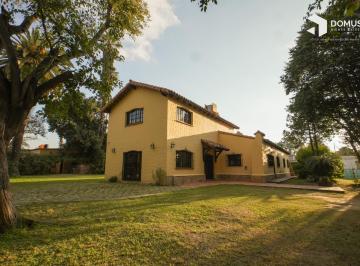 Casa · 380m² · 4 Dormitorios · 2 Cocheras · Venta Casa en Cerrillos