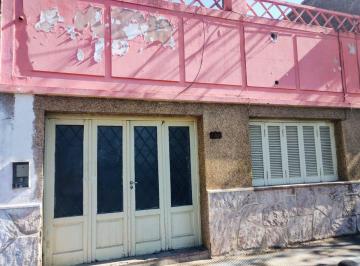 Casa · 117m² · 4 Ambientes · Se Vende Propiedad Sobre Av Hipólito Yrigoyen