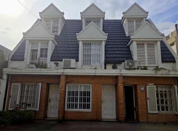 Casa · 109m² · 4 Ambientes · 1 Cochera · Venta Triplex 4 Amb en Villa Sarmiento