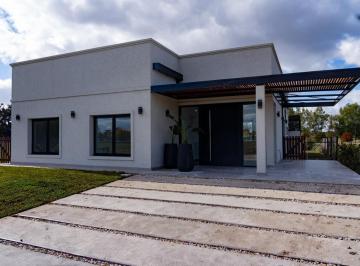 DOC-DOC-432_2 · Casa en Venta a Estrenar 4 Ambientes en Longchamps