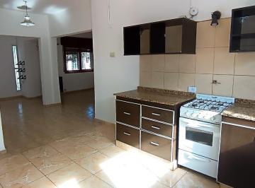 Casa · 110m² · 4 Ambientes · 1 Cochera · Casa 3 Dorm. - Lazaro Langer Al 1200 - Residencial Velez Sarfield