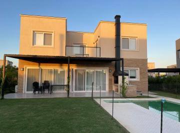 Casa · 215m² · 5 Ambientes · 1 Cochera · Casa en Venta en Puertos del Lago