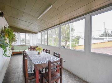 Casa · 370m² · 5 Ambientes · 1 Cochera · Venta de Tres Propiedades en Bloque