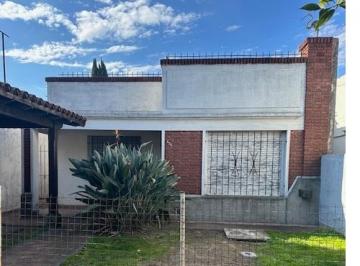 Casa de 3 ambientes, General San Martín · Venta Casa 3 Amb en San Andres, a Refaccionar