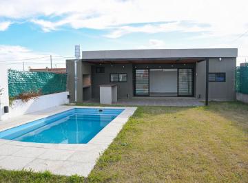 Casa · 40m² · 2 Ambientes · Quincho en Venta un Dormitorio con Pileta en Venta Ecovida Villa Amelia
