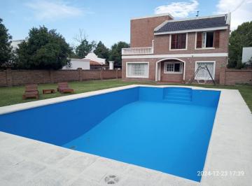 Casa · 379m² · 8 Ambientes · 2 Cocheras · Venta Casa de Categoría 4 Dorm., en Barrio Costa Azul Norte, Carlos Paz.