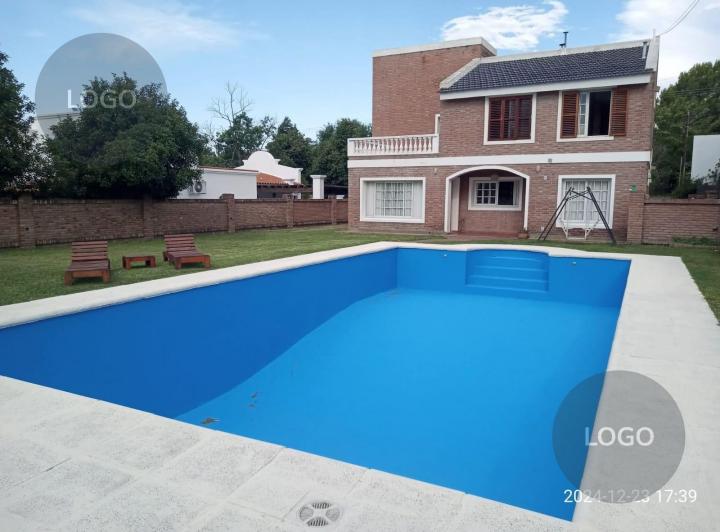 Casa · 379m² · 8 Ambientes · 2 Cocheras