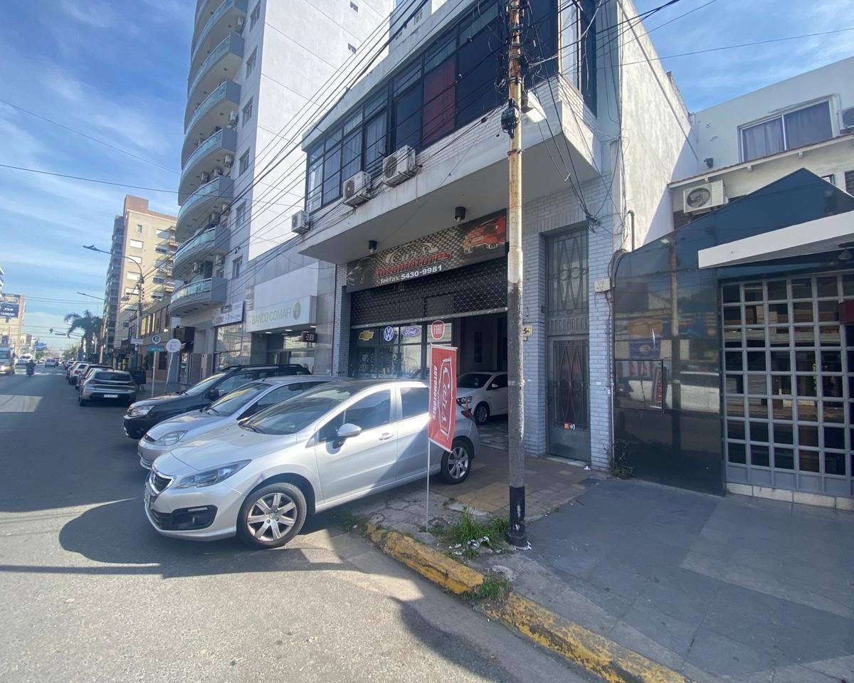 Av. San Martin 2851. Entre Moreno y La Merced, Caseros, Tres de Febrero
