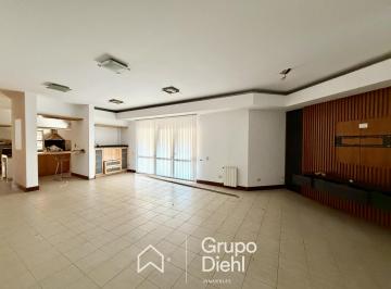 Casa · 380m² · 6 Ambientes · Casa 4 Dorm. en Alquiler en Lomas de La Carolina