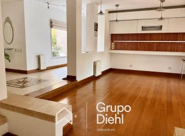Casa · 380m² · 6 Ambientes · Casa 4 Dorm. en Alquiler en Lomas de La Carolina