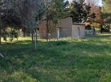 Casa · 295m² · 3 Ambientes · 3 Cocheras · Casa en Venta a Refaccionar, en Barrio Semi Abierto