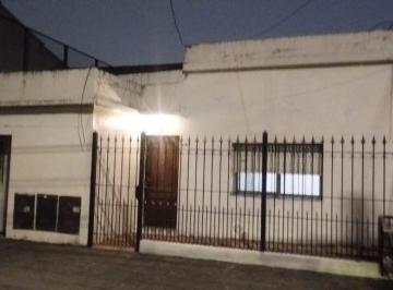 PH de 3 ambientes, Lanús · Alquiler. PH de 3 Amb Al Frente, Muy Buena Ubicacion