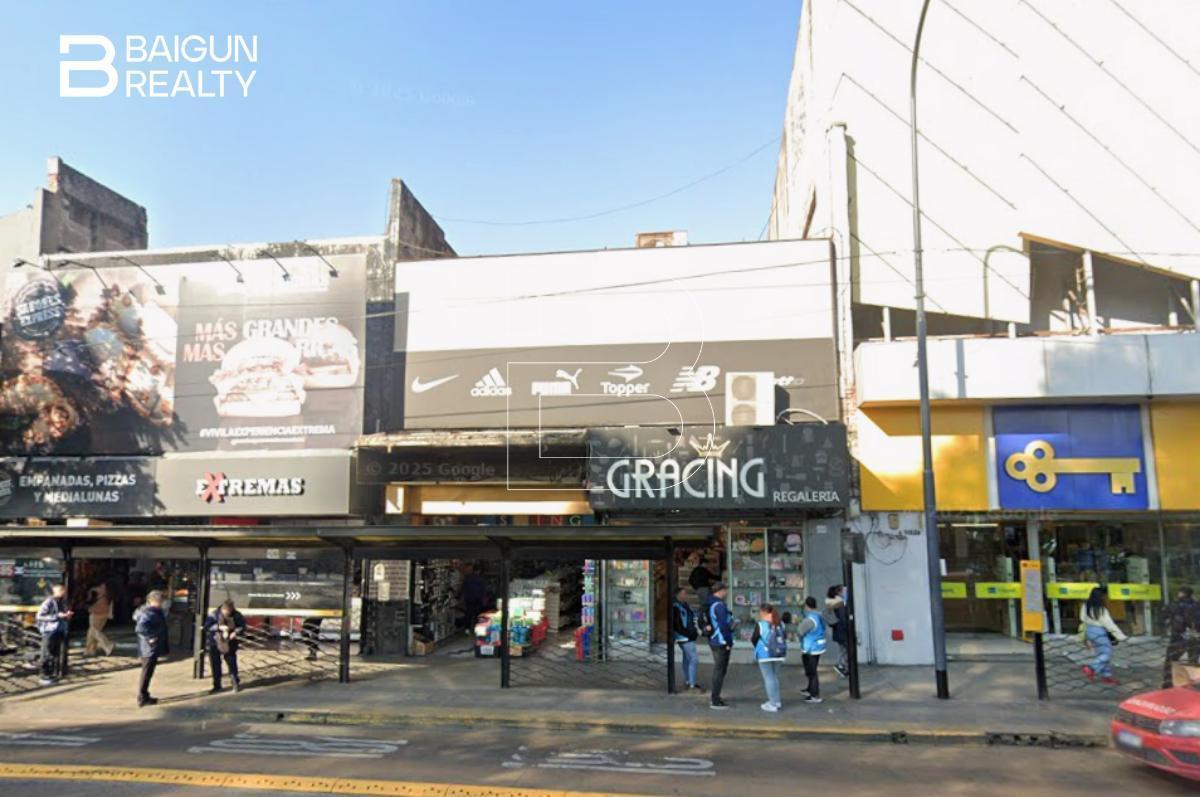 Av. Rivadavia al 11500,  Liniers, Capital Federal