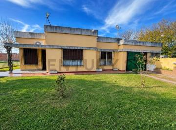 Casa · 527m² · 6 Ambientes · Casa Quinta con Galpon y Vivienda Secundaria en Lote de 14400 m²