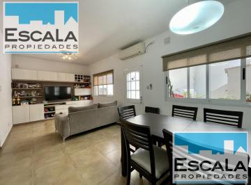 Casa · 150m² · 5 Ambientes · Casa Interna en Venta Echesortu