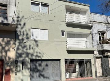 Casa · 446m² · 7 Ambientes · 1 Cochera · Venta | Edificio en Bloque | Paternal | 7 Uf