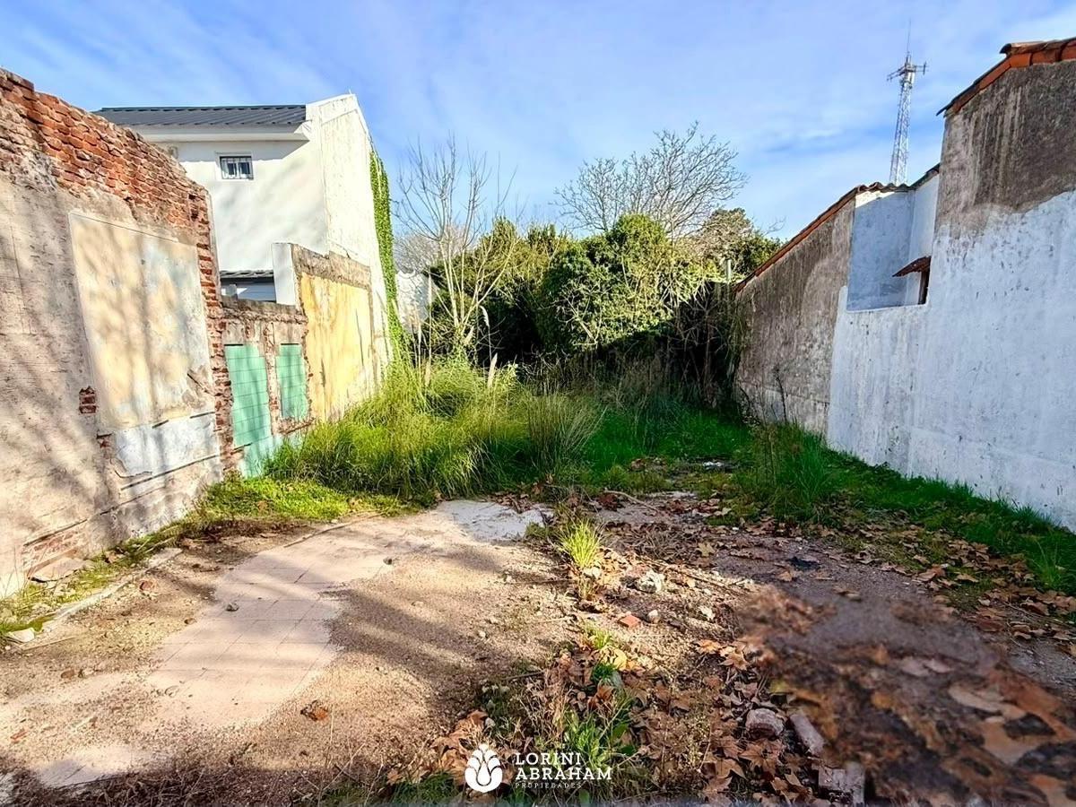 Venta terreno 300m² en barrio San José, apto comercial y residencial
