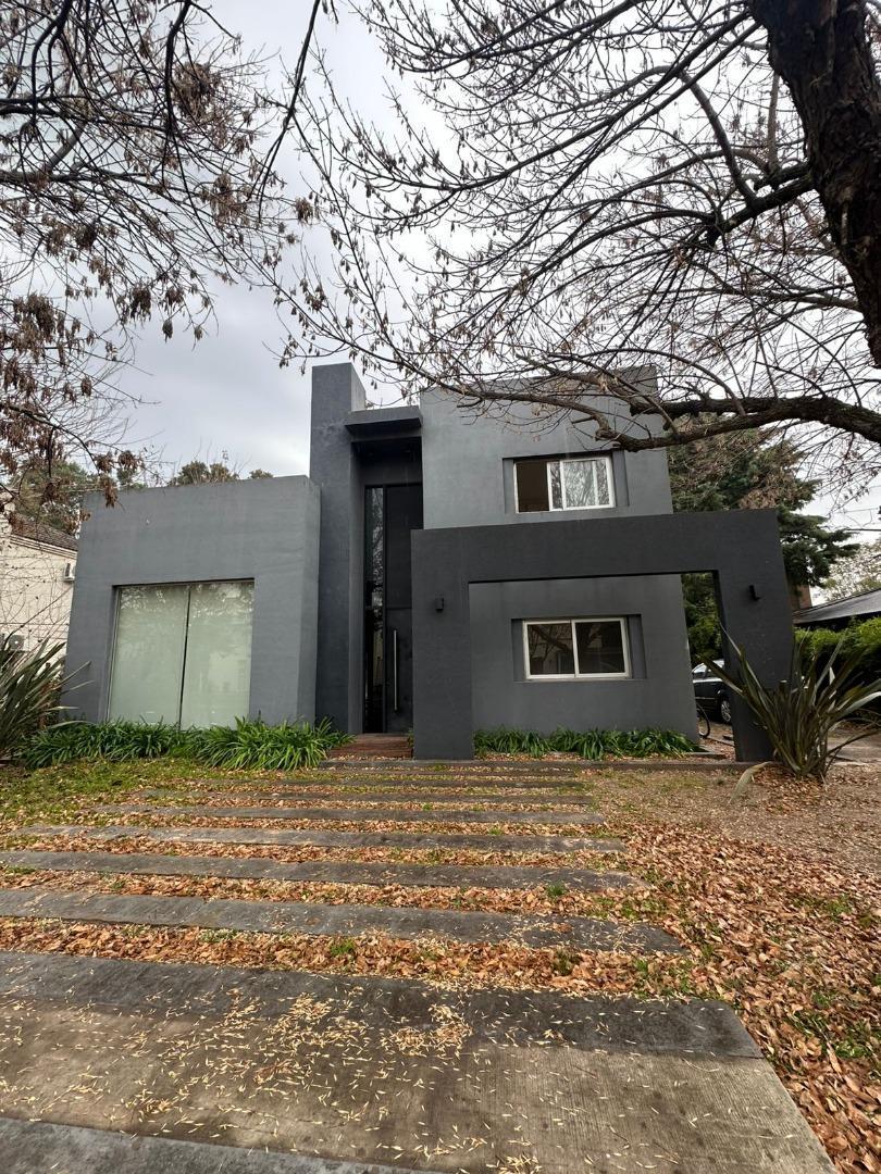 Glm. Venta Casa Los Pilares, Pilar 100