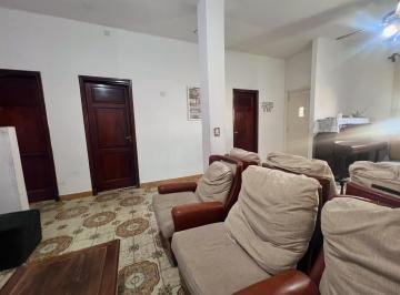 Casa · 177m² · 7 Ambientes · 1 Cochera · Venta Casa 5 Dorm., Jardin, Pileta, Cochera en Villa Adelina, San Isidro, Gba Norte