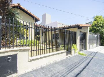 Casa · 82m² · 4 Ambientes · 1 Cochera · Casa en San Isidro
