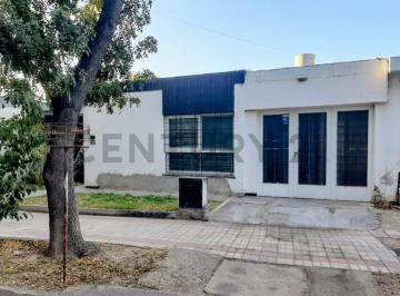 Casa · 150m² · 5 Ambientes · 1 Cochera · Casa en Venta en Jesús Nazareno, Guaymallén. Id: