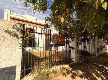Casa · 200m² · 4 Dormitorios · Casa en Venta, Castelli Al 600 Bahia Blanca