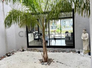 Casa · 250m² · 4 Ambientes · 4 Cocheras · Casa 5 Ambientes Al Rio en Alquiler, Barrio Nautico Canal Villanueva
