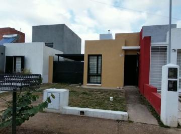 Casa · 75m² · 3 Ambientes · 1 Cochera · Casa en Horizonte