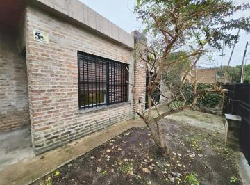 Casa · 70m² · 3 Ambientes · Alquiler Casa 3 Ambientes en Villa Ballester con Patio y Cochera