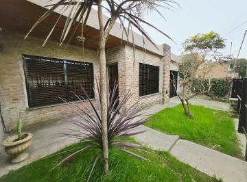 Casa · 70m² · 3 Ambientes · Alquiler Casa 3 Ambientes en Villa Ballester con Patio y Cochera