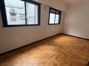 Departamento · 36m² · 2 Ambientes · 2 Ambientes Super Luminosos con Balcon! Peron 1800 a m de Av Callao