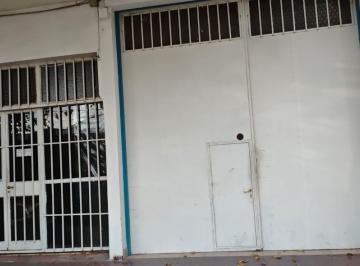 Bodega-Galpón · 284m² · 3 Ambientes · 1 Cochera · Galpón en Guaymallen