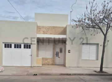 Casa · 85m² · 4 Ambientes · 1 Cochera · Casa en Venta en Rafaela, Barrio 9 de Julio
