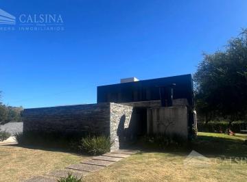 Casa · 250m² · 6 Ambientes · 4 Cocheras · Casa en Alquiler en Country Altos del Golf, Villa Allende