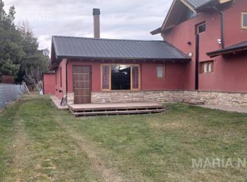 Casa · 45m² · 3 Ambientes · 1 Cochera · Casa en Dina Huapi