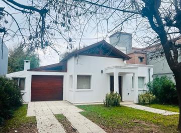 Casa de 5 ambientes, Villa Allende · Barrio Privado. Se Vende Casa 2 Dorm.