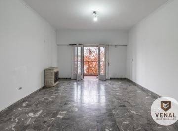 PH · 136m² · 4 Ambientes · Venta PH Sin Expensas Patio, Terraza, Balcón, Parrilla, Muy Amplio y Luminoso, Terminaciones