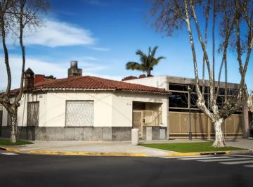 Casa · 126m² · 3 Ambientes · 5 Cocheras · Venta de Esquina Comercial en Martinez