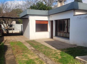 Foto · Casa. 2 Dorm. 1 Baño. Patio con Árboles Frutales. B Marques de Sobremonte