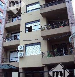 Departamento · 70m² · 3 Ambientes · 1 Cochera · Departamento - S. Fer. - Vias/centro